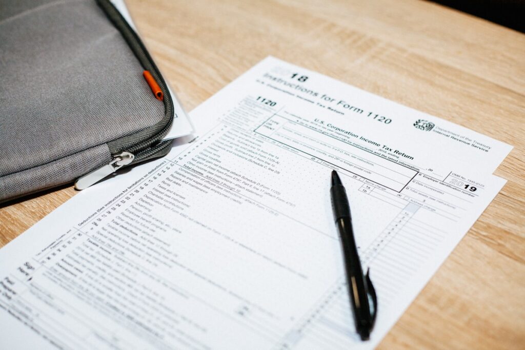 Checking a credit report dispute form