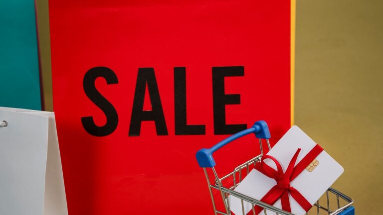 Black Friday sale signs and shopping bags