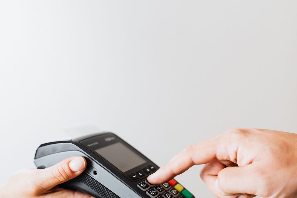 Paying by card at a payment terminal, a purchase covered by consumer rights