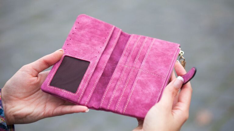 Empty wallet and hands