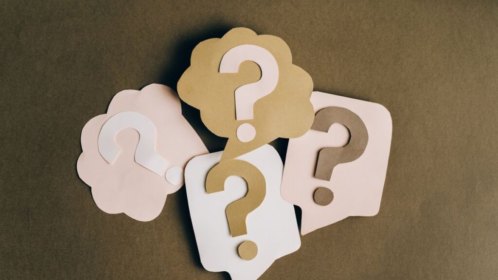 Question marks representing questions to ask a lender