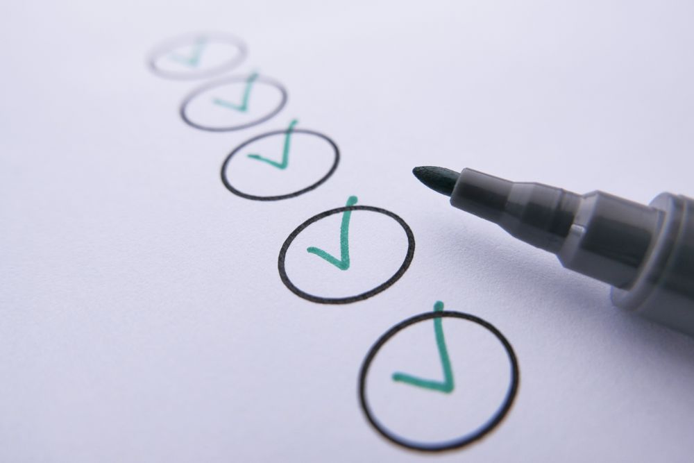 Checklist with ticks for the five questions to ask about a payday loan without credit check