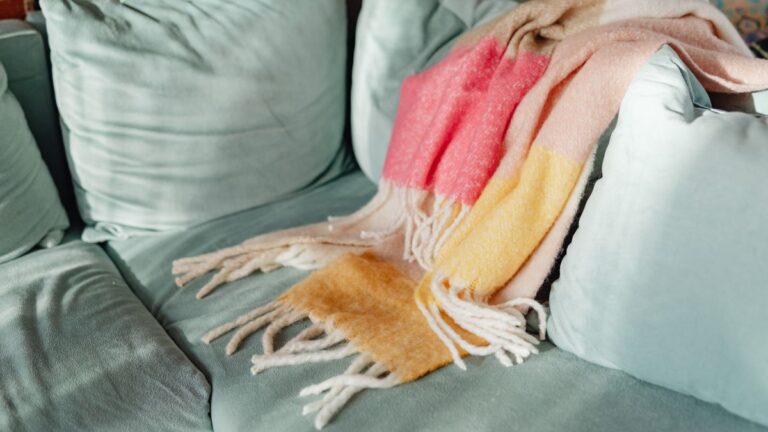 Blanket and heater for keeping warm in winter